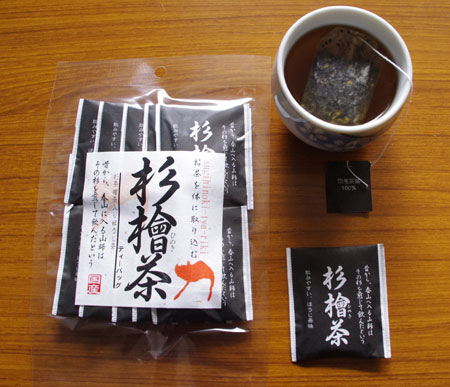 ほうじ茶をベースに杉茶とヒノキ茶を配合